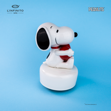 Charger l&#39;image dans la galerie, Snoopy avec coeur sur boîte à musique
